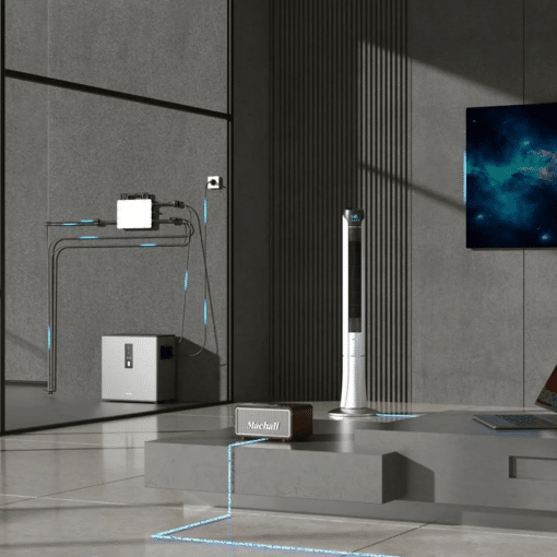 Hoymiles MS-A2 2,24 kWh thuisbatterij aangesloten op micro-omvormer voor noodstroomvoorziening in moderne woonkamer